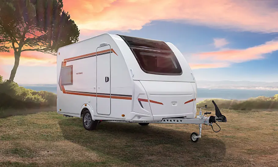 Weinsberg Caraone 390 PUH Hot Edition (2024) frontal seitlich
