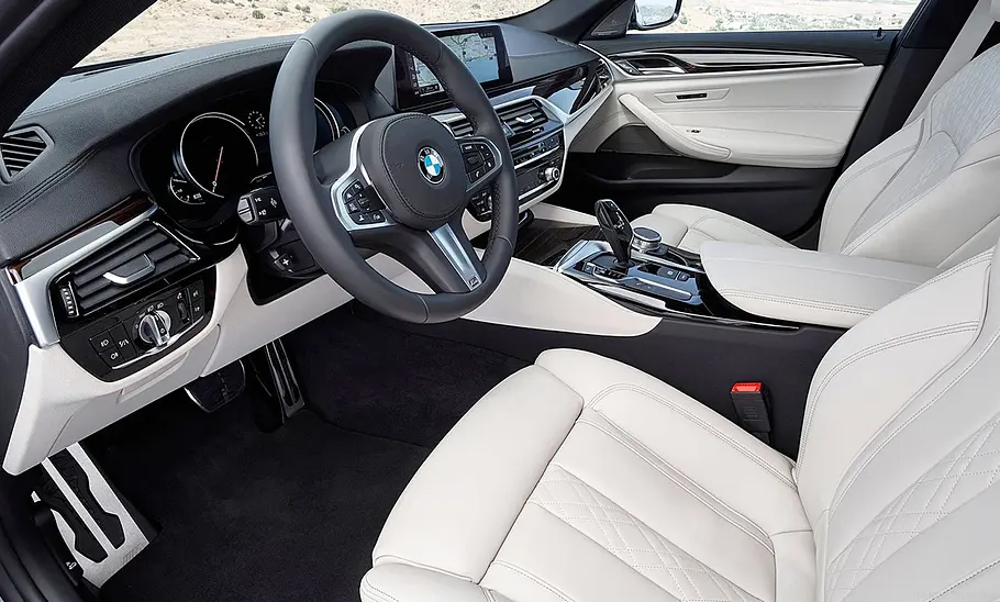 BMW 5er; vordere Sitze und Armaturenbrett