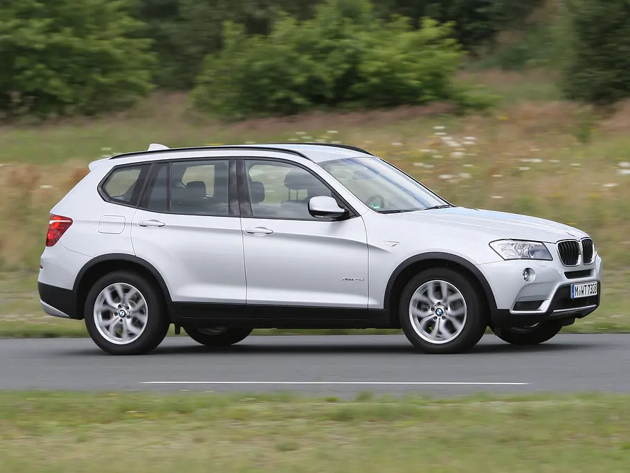BMW X3 xDrive 20d BMW X3 xDrive 20d SUV-Vergleich 2012 Seitenansicht