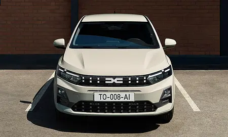 Dacia Sandero (2025) Das Dacia Sandero Facelift (2025), statisch von vorne fotografiert.