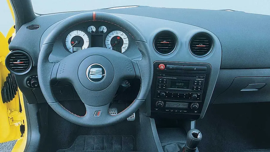 Seat Ibiza Cupra 1.9 TDI Das Cockpit des Seat Ibiza Cupra 1.9 TDI.