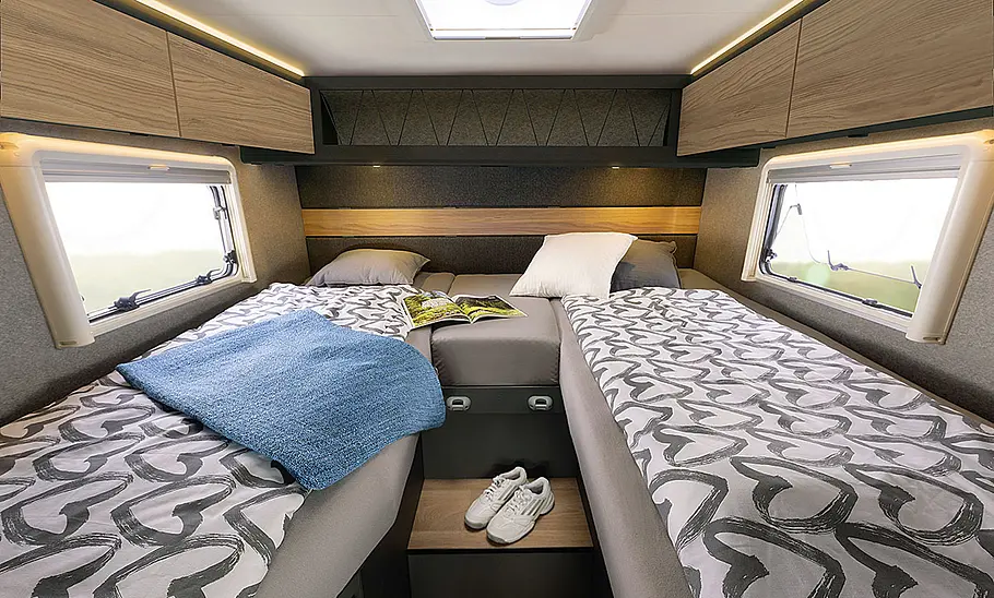 Einzelbetten Ansicht der Einzelbetten im Heck des Dethleffs Globebus Performance 4x4.