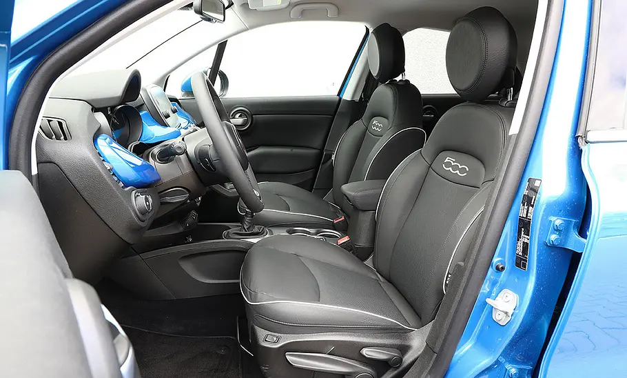 Fiat 500X (2018) Die vorderen Sitze des Fiat 500X (2018).