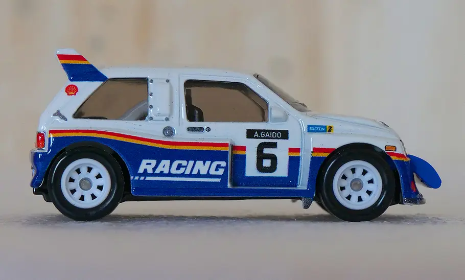 MG Metro 6R4 von Hot Wheels MG Metro 6R4 von Hot Wheels, seitlich