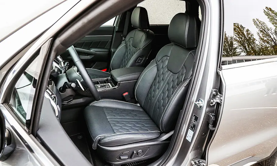 Kia Sorento (2020) Die vorderen Sitze des Kia Sorento (2020).