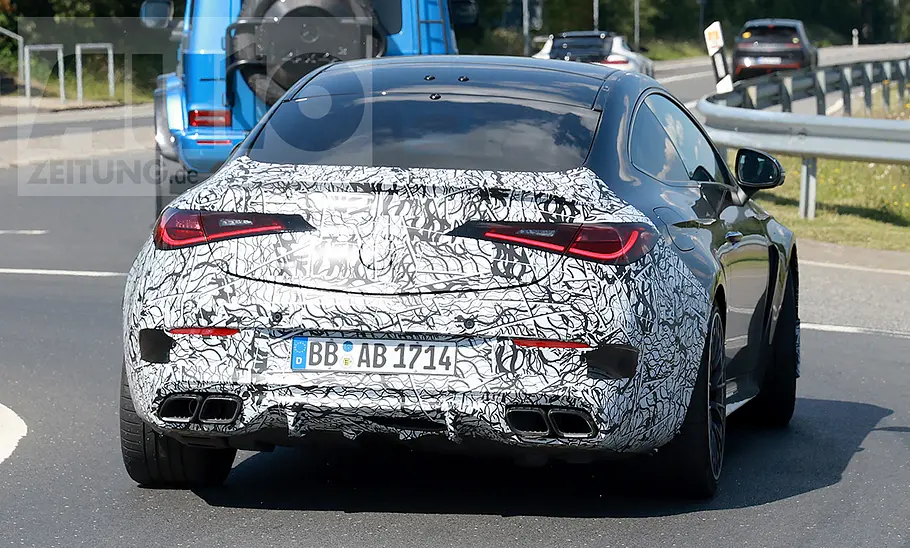 Mercedes-AMG CLE 63 S Coupé (2024); Erlkönig; fahrend von hinten