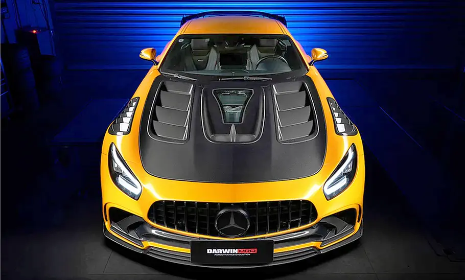 Der Mercedes-AMG GT C von Darwin Pro stehend von vorne