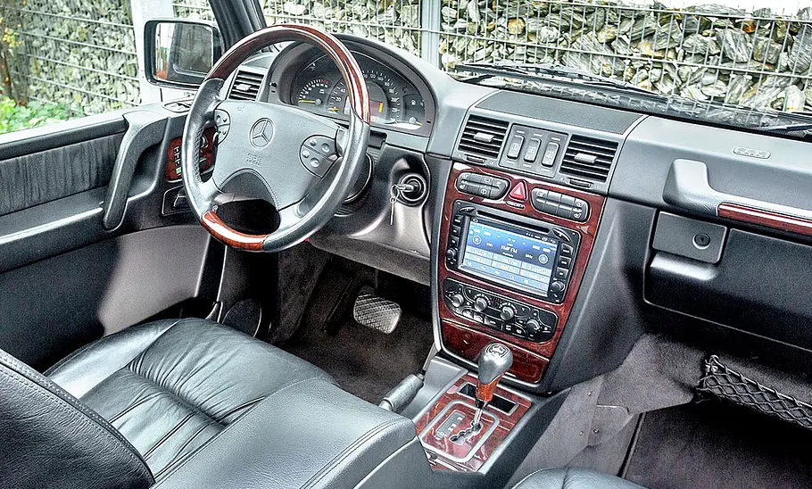 Mercedes G-Klasse (W463) Das Cockpit der Mercedes G-Klasse (W463).