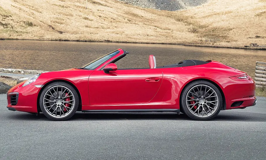 Porsche 911 Carrera 4 Cabrio (2015); statisch von der linken Seite