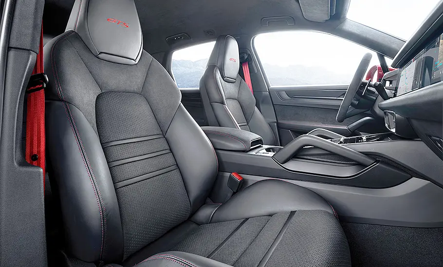 Porsche Cayenne GTS Facelift (2024); vordere Sitze