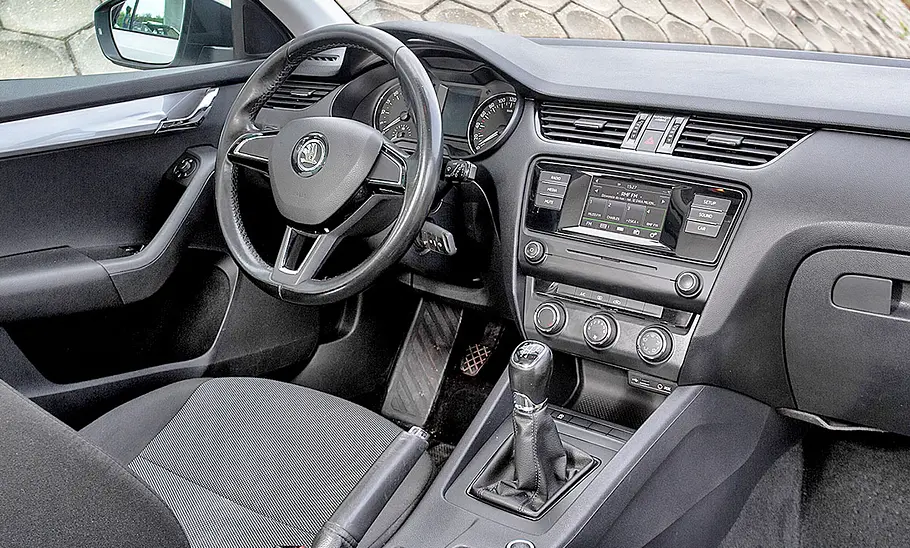 Skoda Octavia (2013) Das Cockpit des Skoda Octavia (2013).