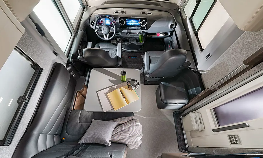 Adria Supersonic 780 SL (2023) Innenraum von oben