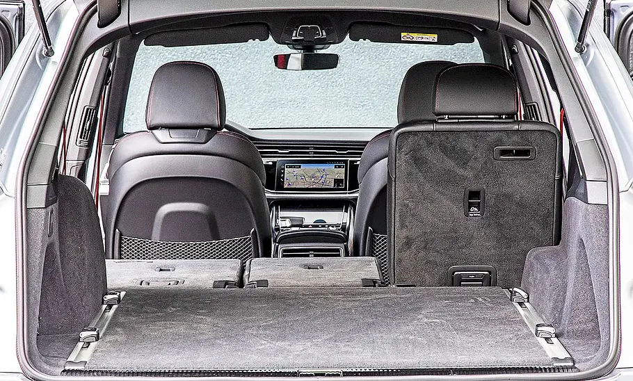 Audi Q7 Blick in den Kofferraum des Audi Q7.