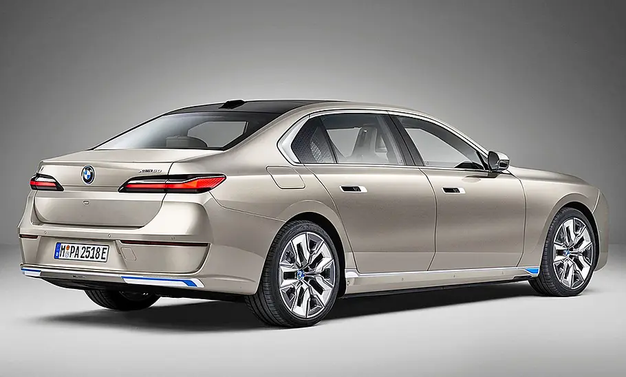 BMW i7