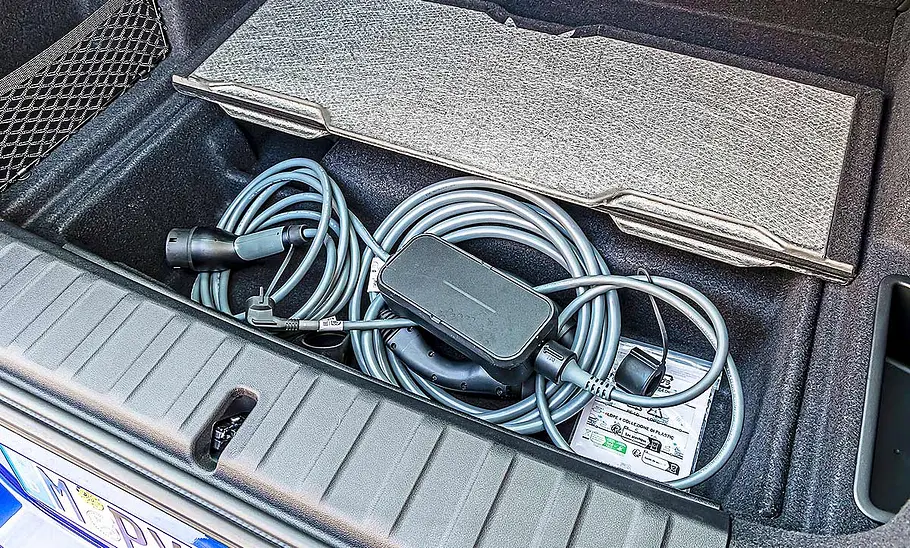 Blick in den Laderaum des BMW iX2.
