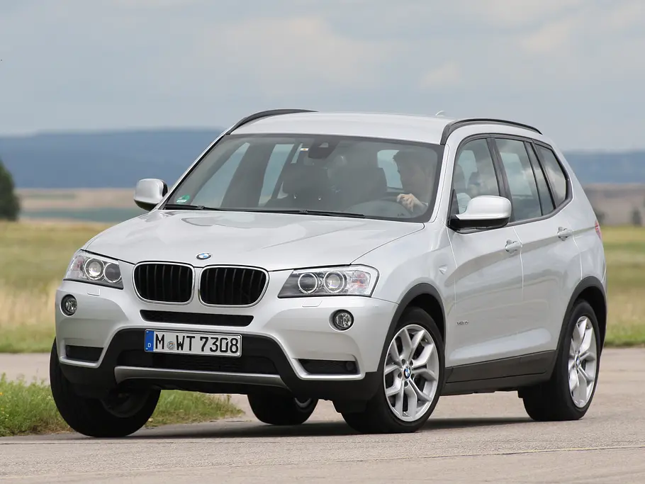 BMW X3 xDrive 20d BMW X3 xDrive 20d SUV-Vergleich 2012 Fahraufnahme Front zweite Generation