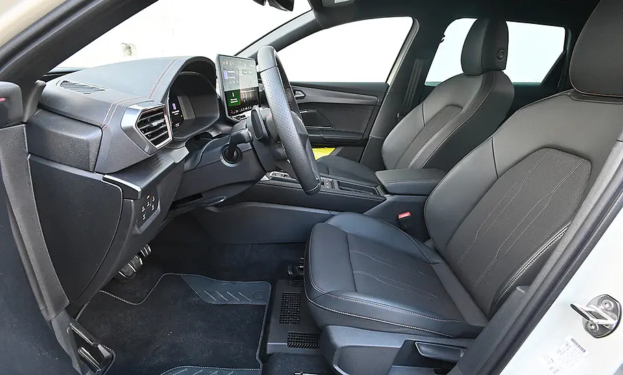 Cupra Leon Sportstourer Die vorderen Sitze des Cupra Leon Sportstourer.