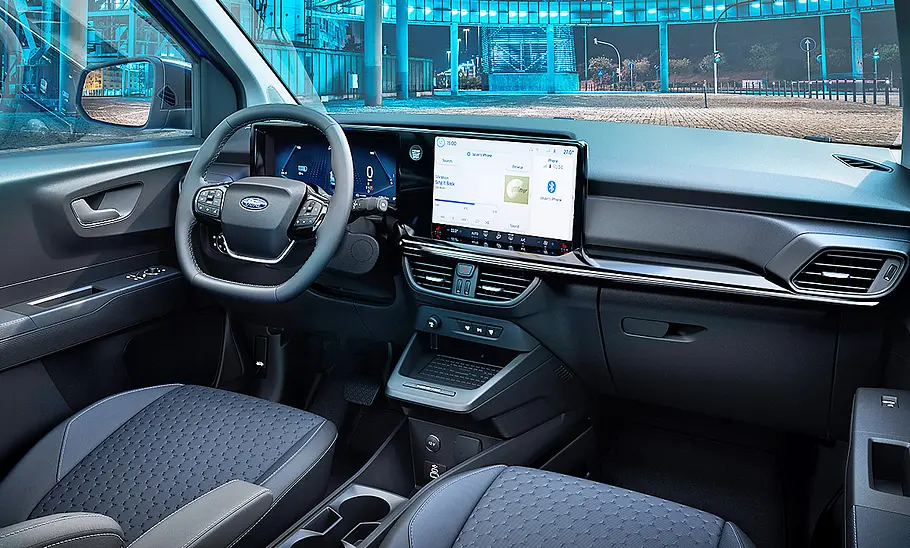 Das Armaturenbrett des Ford E-Transit Courier (2025).