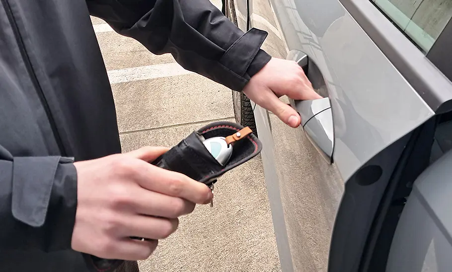 Keyless-Go-Schlüsselschützer im Test Der Schlüsselschützer von Lanpard am Testfahrzeug.