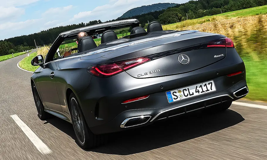 Mercedes CLE Cabriolet; Außenansicht; fahrend; Cabrio; Heckansicht