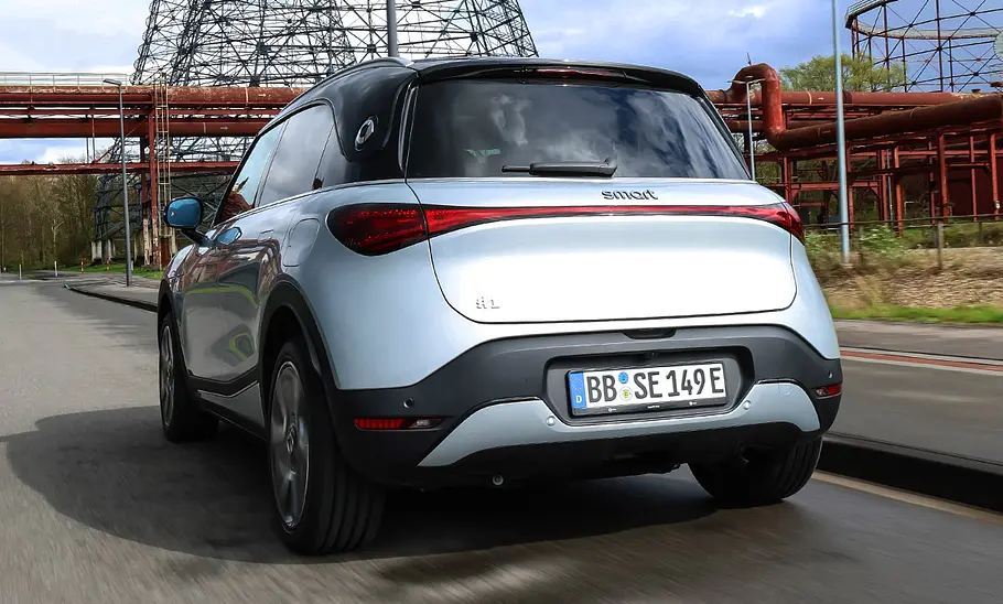 Smart #1; Außenansicht; fahrend; Elektro-SUV; Heckansicht