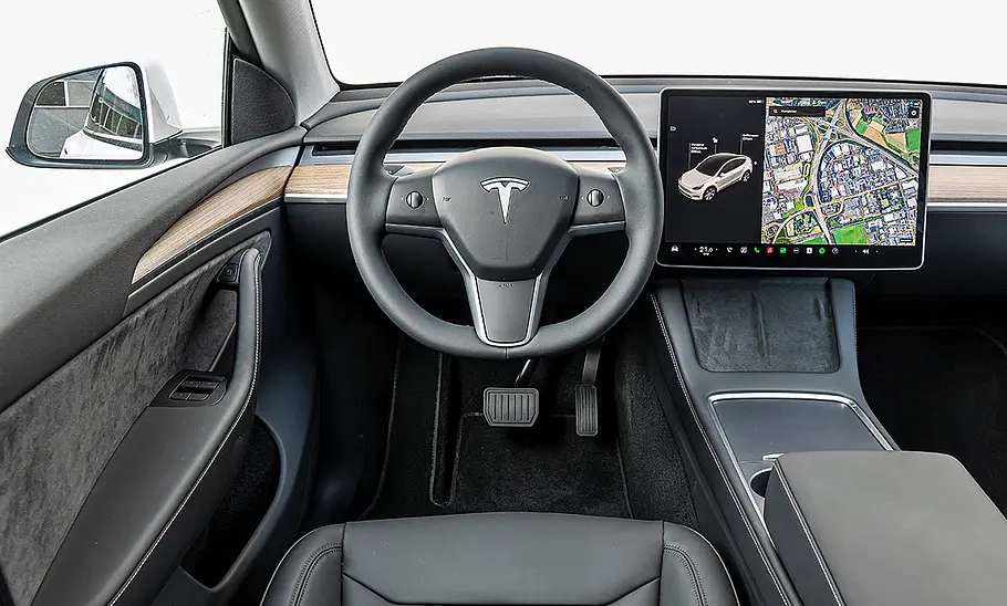 Tesla Model Y Maximale Reichweite RWD, Cockpit