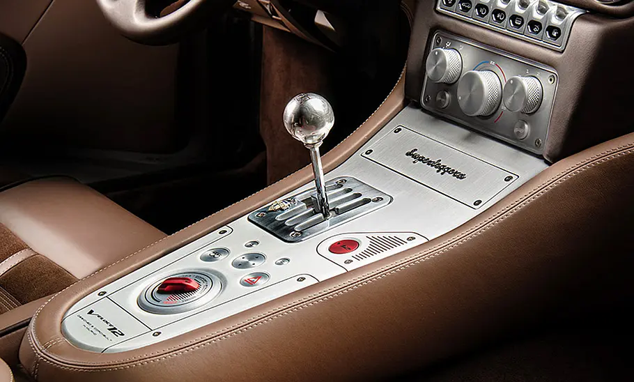 Die Mittelkonsole des Touring Superleggera Veloce12 in der Detailaufnahme