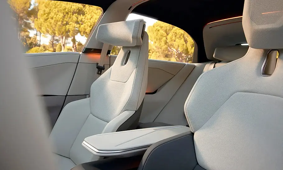 Die vorderen Sitze des Toyota Corolla Concept (2025).