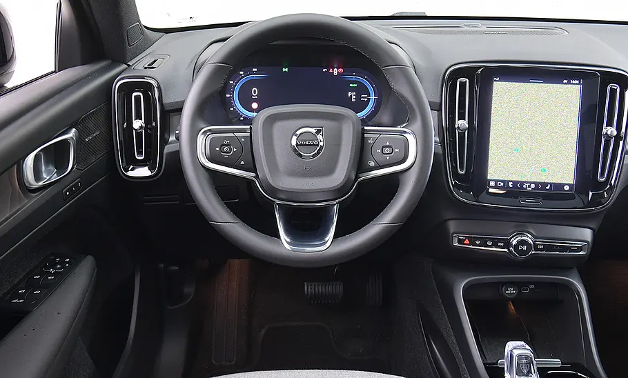Volvo EX40; Cockpit