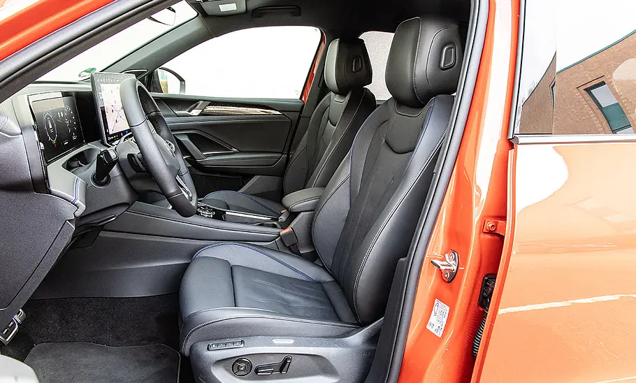 Die vorderen Sitze des VW Tiguan.