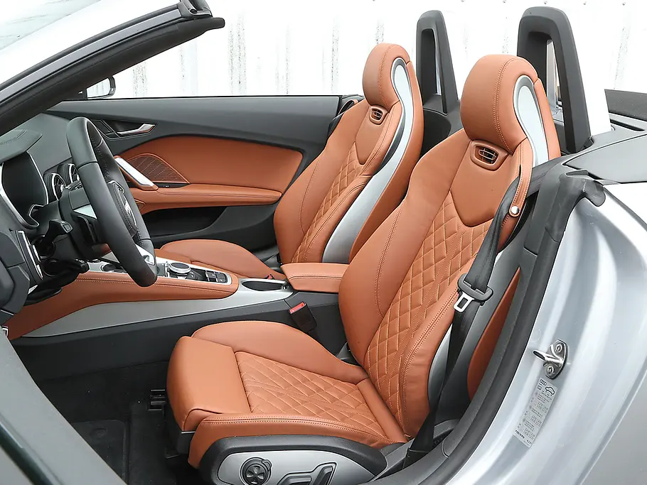 Audi TT Roadster 2.0 TFSI Vergleichstest Innenraum Sitze