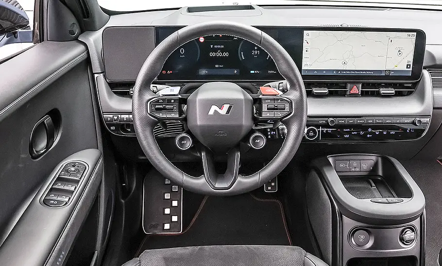 Hyundai Ioniq 5 N; Cockpit