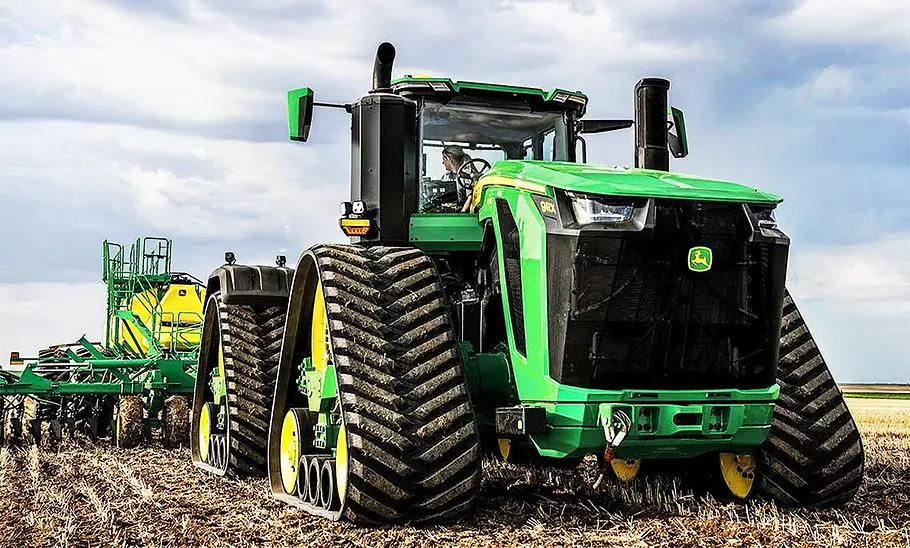 John Deere 9RX 830 Blick von schräg vorne auf den John Deere 9RX 830.