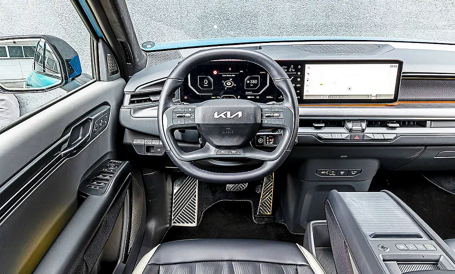 Blick auf die Armaturen im Innenraum des Kia EV9.