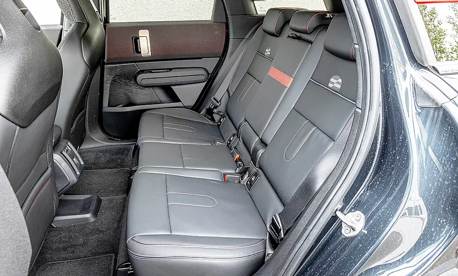 Mini John Cooper Works Countryman All4 Die Rücksitzbank des Mini John Cooper Works Countryman All4.