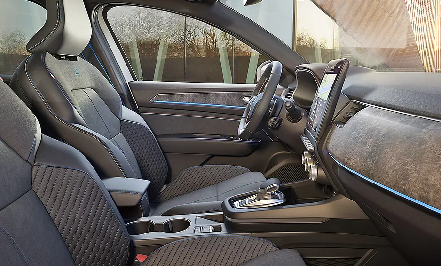 Renault Arkana Facelift (2024) Renault Arkana Facelift (2024); Cockpit und Vordersitze