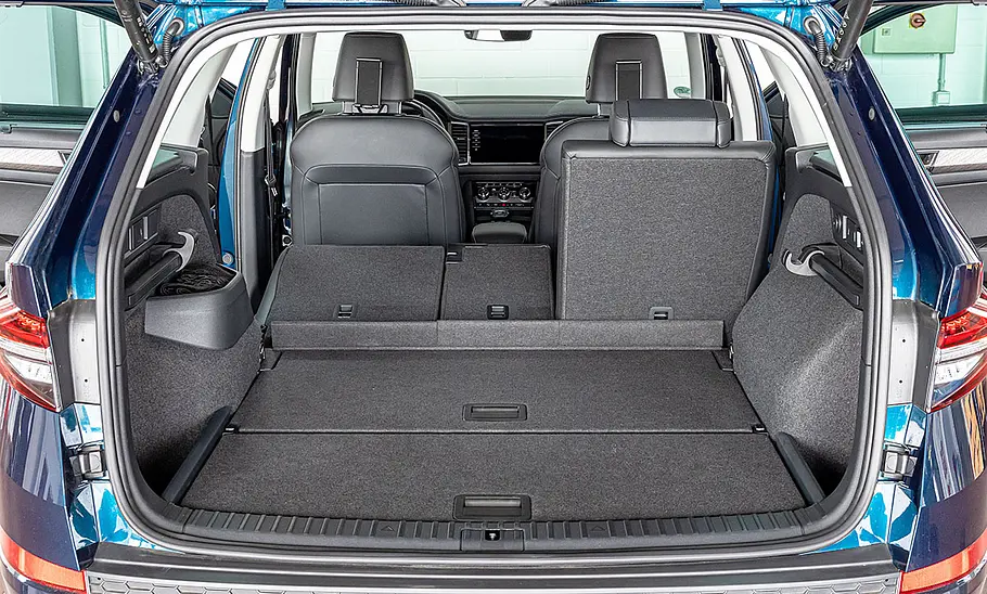 Skoda Kodiaq (2021) Der Kofferraum des Skoda Kodiaq (2021) mit teilweise umgeklappter Rücksitzbank.