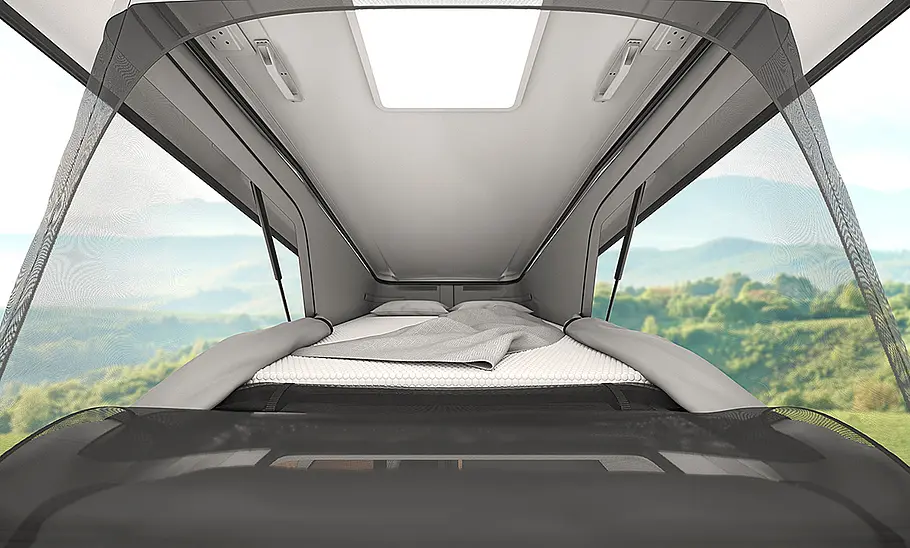 Sunliving V 60 SP (2025) Das Bild zeigt das Doppelbett im Schlafdach des Sunliving V 60 SP (2025).