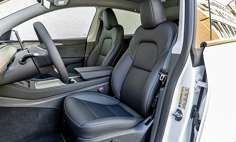 Tesla Model Y Maximale Reichweite RWD, Vordersitze