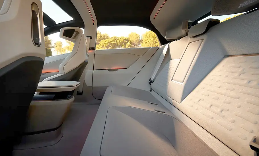 Der Fond des Toyota Corolla Concept (2025).