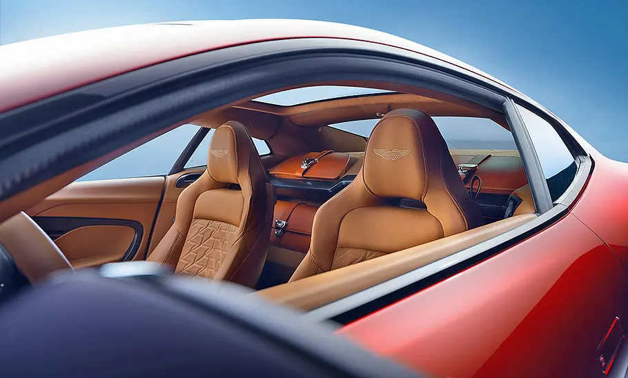 Aston Martin Vanquish (2024) Die vorderen Sitze des Aston Martin Vanquish (2024).