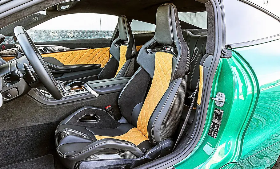 Die Sportsitze des BMW M8 Competition.