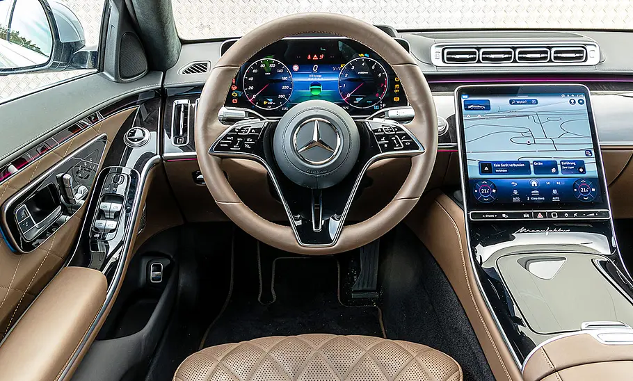 Mercedes S-Klasse lang; Cockpit