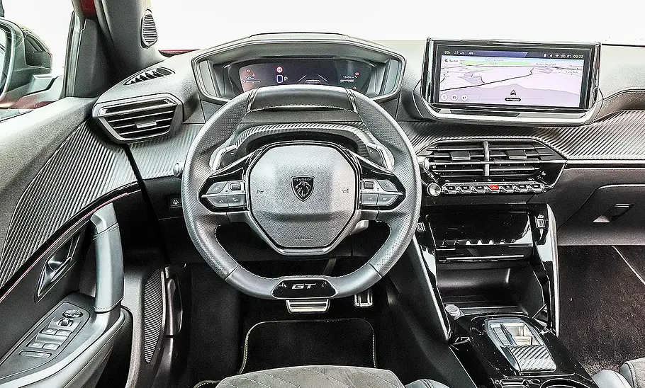 Peugeot 2008 Blick auf die Armaturen im Innenraum des Peugeot 2008.