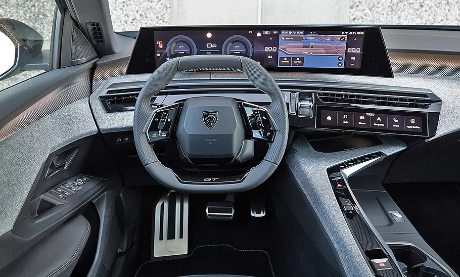 Peugeot E-5008 (2024) Das Cockpit des Peugeot E-5008 (2024).