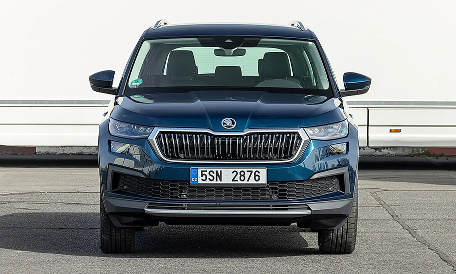 Skoda Kodiaq (2021) Der Skoda Kodiaq (2021), statisch von vorne fotografiert.