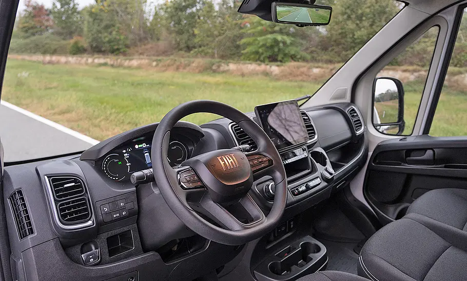 Van Tourer 540 D Das Cockpit des Van Tourer 540 D (2025).