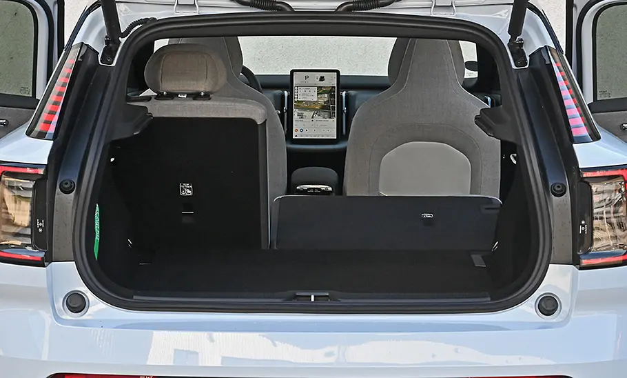 Der Kofferraum des Volvo EX30 Single Motor Extended Range Ultra.