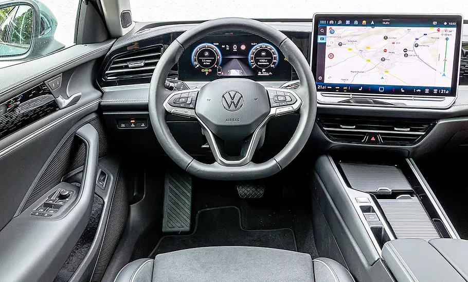 VW Passat Das Cockpit des VW Passat.