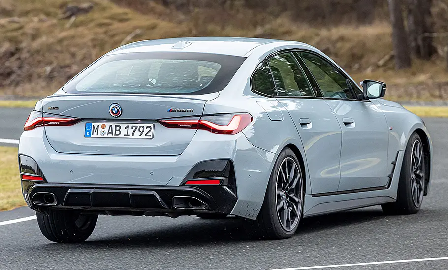 BMW M440i